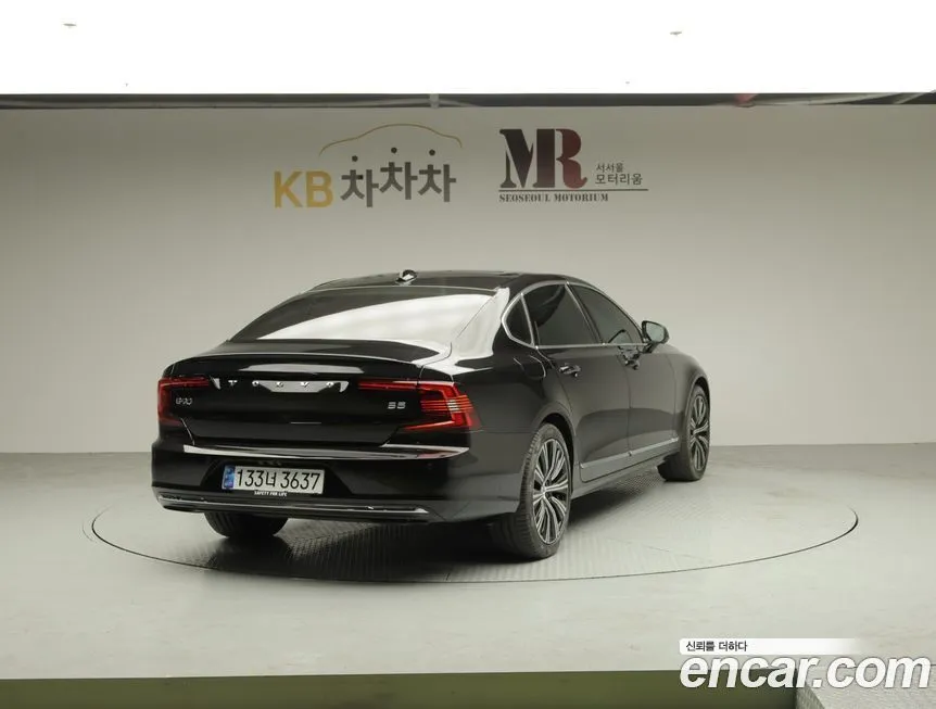 Volvo S90 2024 из KR, фото 3
