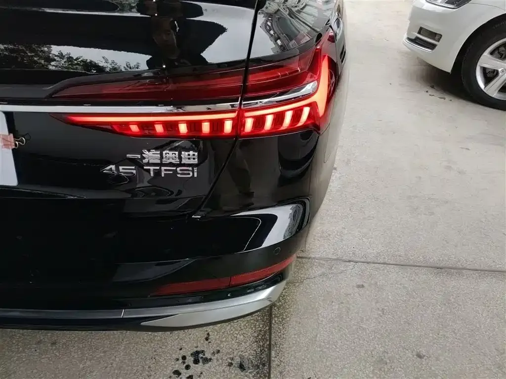 Audi A6L 2023 из CN, фото 8