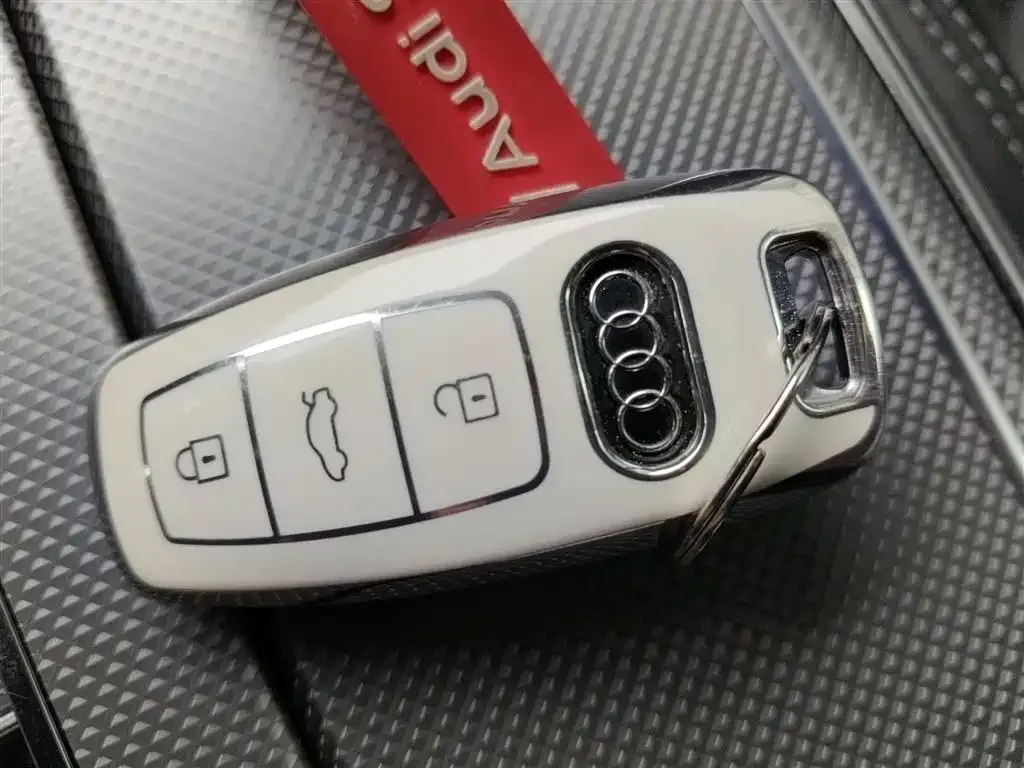 Audi A6L 2023 из CN, фото 9