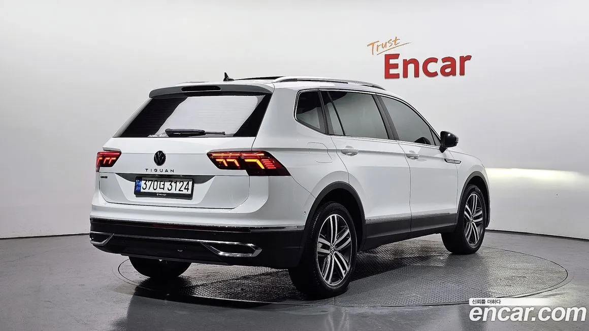 Volkswagen Tiguan — фото 2