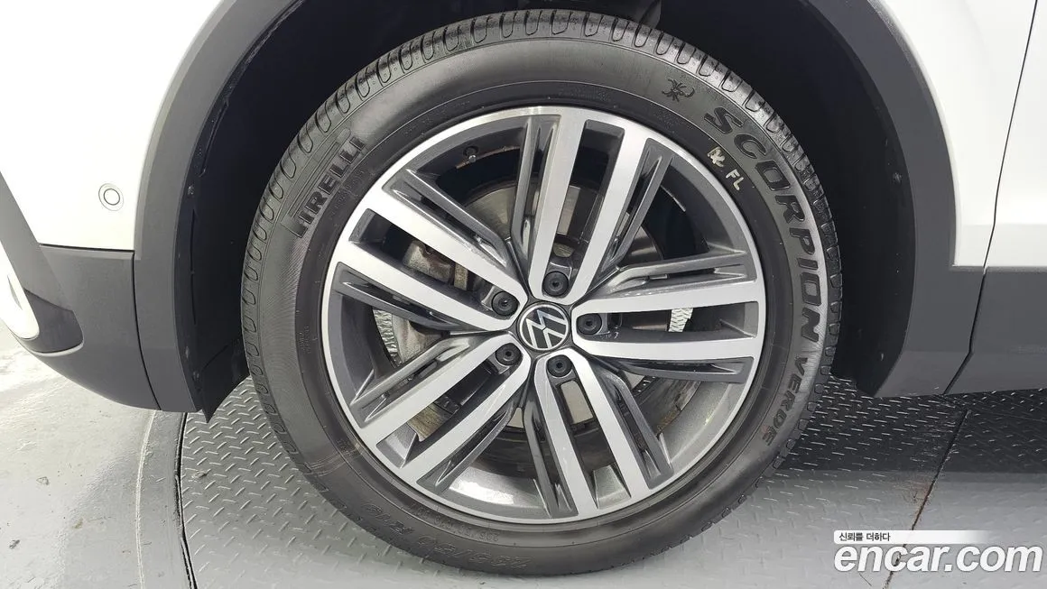 Volkswagen Tiguan — фото 5
