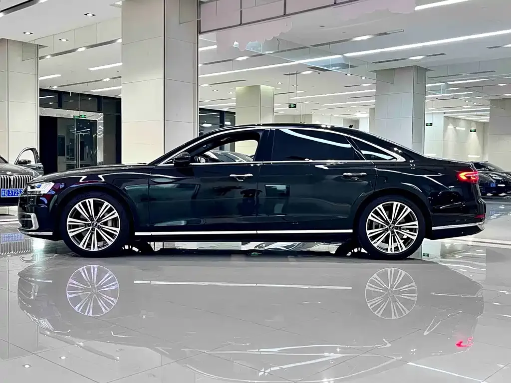 Audi A8 2021 из CN, фото 3
