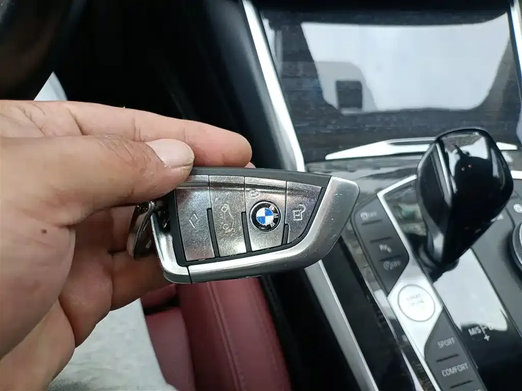 BMW 3 Series 2022 из CN, фото 10