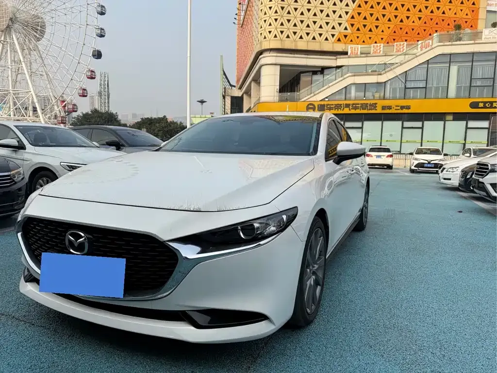 Mazda 3 Axela 2022 из CN, фото 1