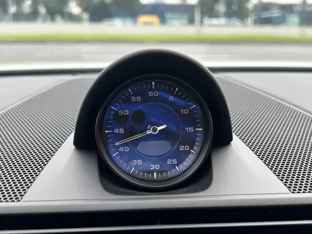 Porsche Panamera Hybrid 2022 из CN, фото 9