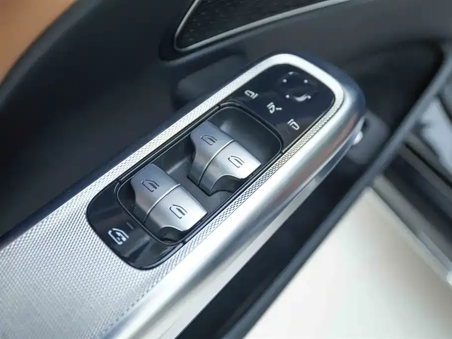 Mercedes-Benz E-Class 2024 из CN, фото 10