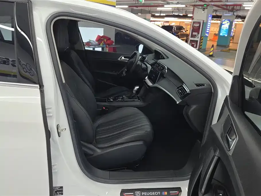 Peugeot 408 2023 из CN, фото 8