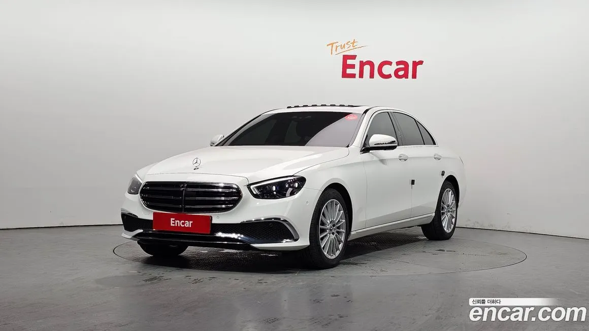 Mercedes-Benz E-Class — фото 1