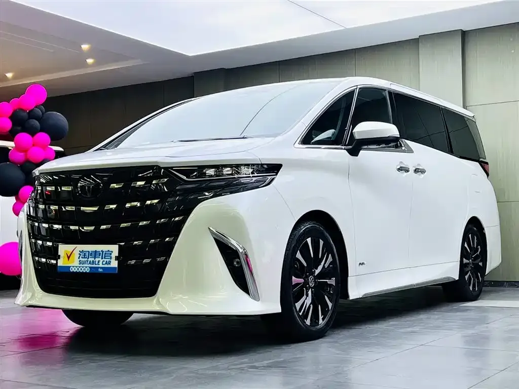 Toyota Alphard 2023 из CN, фото 1