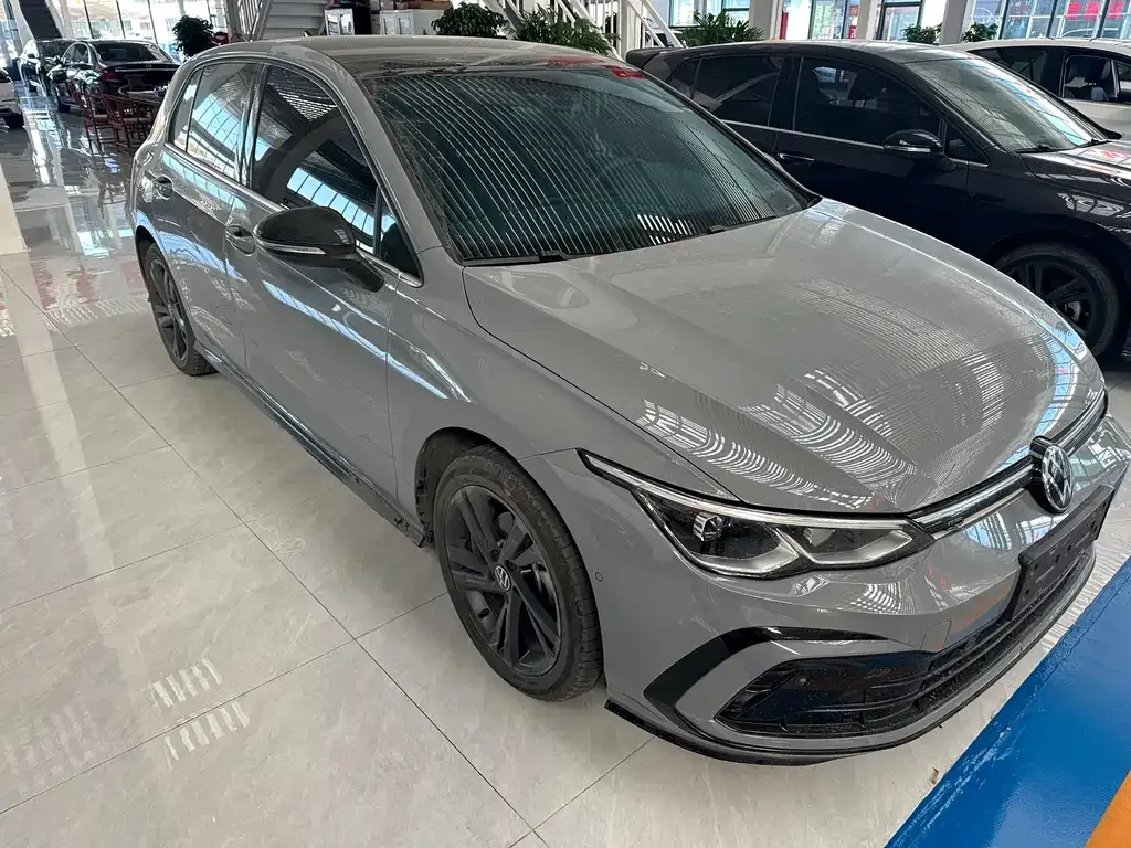 Volkswagen Golf 2024 из CN, фото 3
