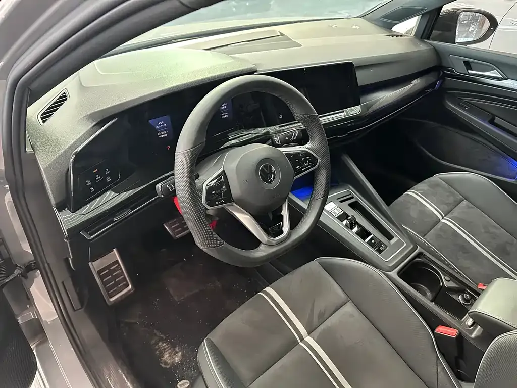 Volkswagen Golf 2024 из CN, фото 6