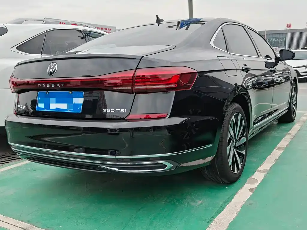 Volkswagen Passat 2024 из CN, фото 10