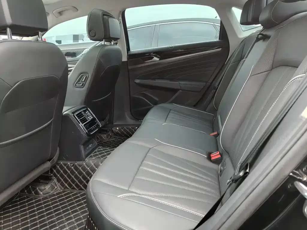 Volkswagen Passat 2024 из CN, фото 5