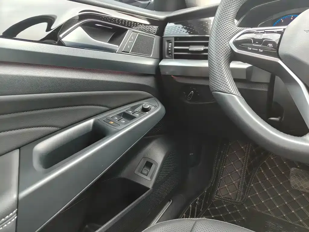 Volkswagen Passat 2024 из CN, фото 7