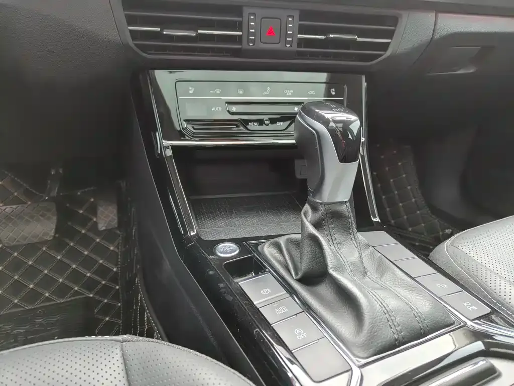 Volkswagen Passat 2024 из CN, фото 8