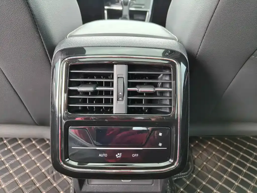 Volkswagen Passat 2024 из CN, фото 9