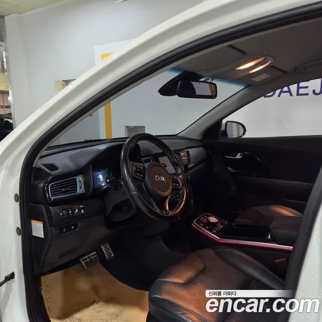 Kia Niro — фото 10