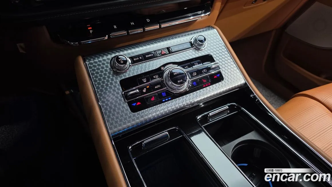Lincoln Aviator — фото 9