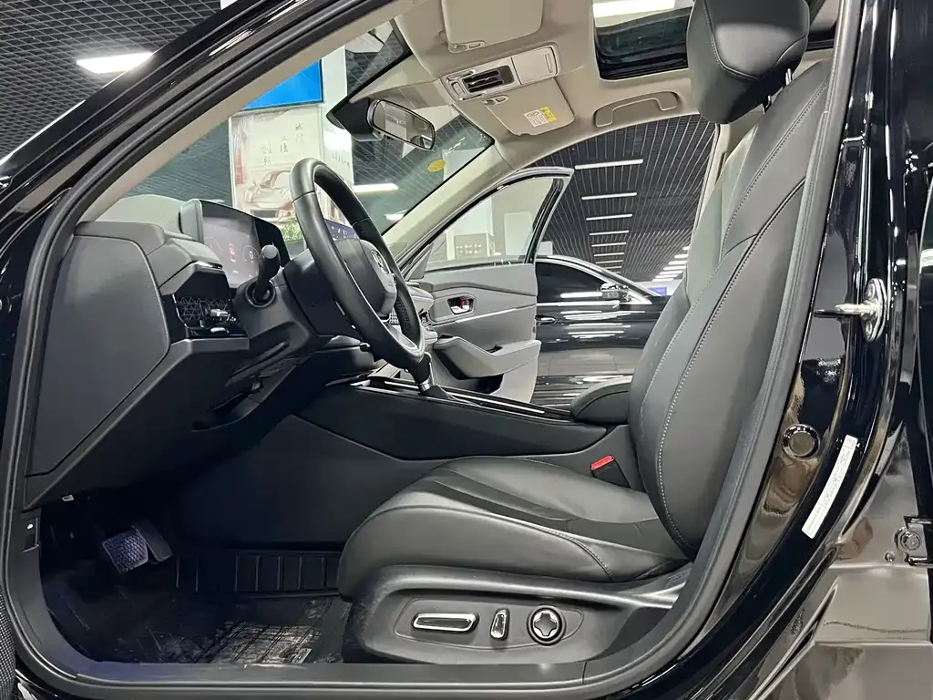 Honda Accord 2024 из CN, фото 7