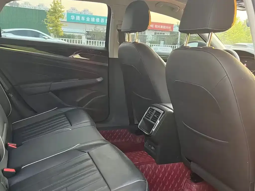 Volkswagen Passat 2022 из CN, фото 8