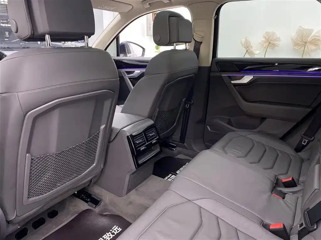 Volkswagen Touareg 2023 из CN, фото 7