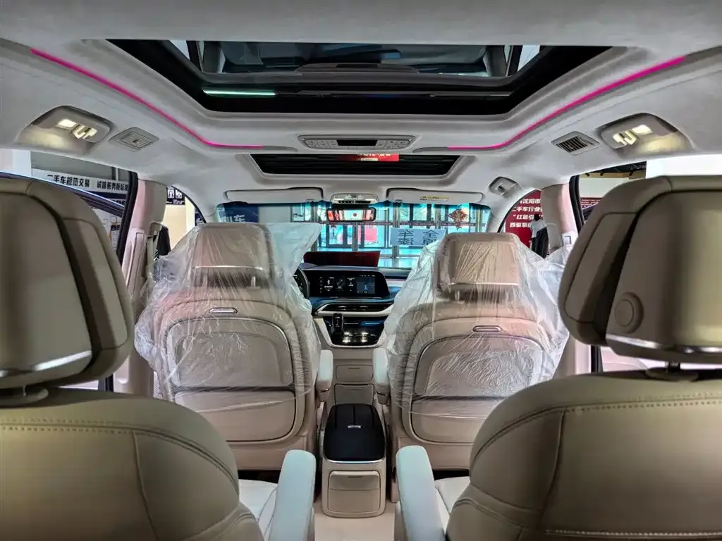 Buick GL8 2022 из CN, фото 10