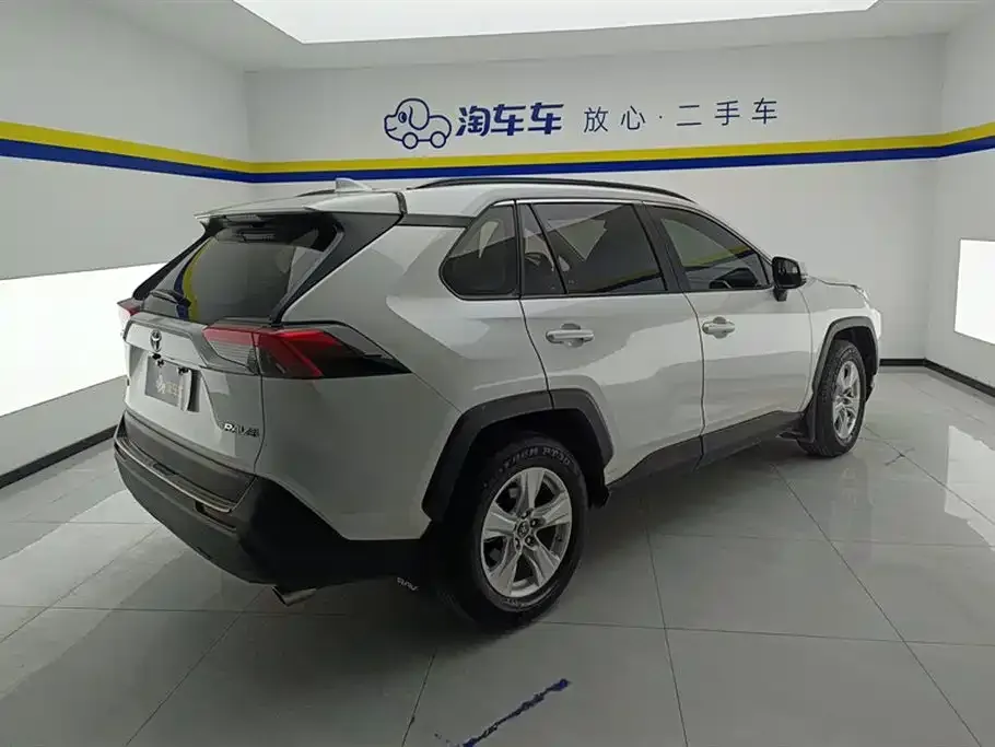 Toyota RAV4 2022 из CN, фото 3