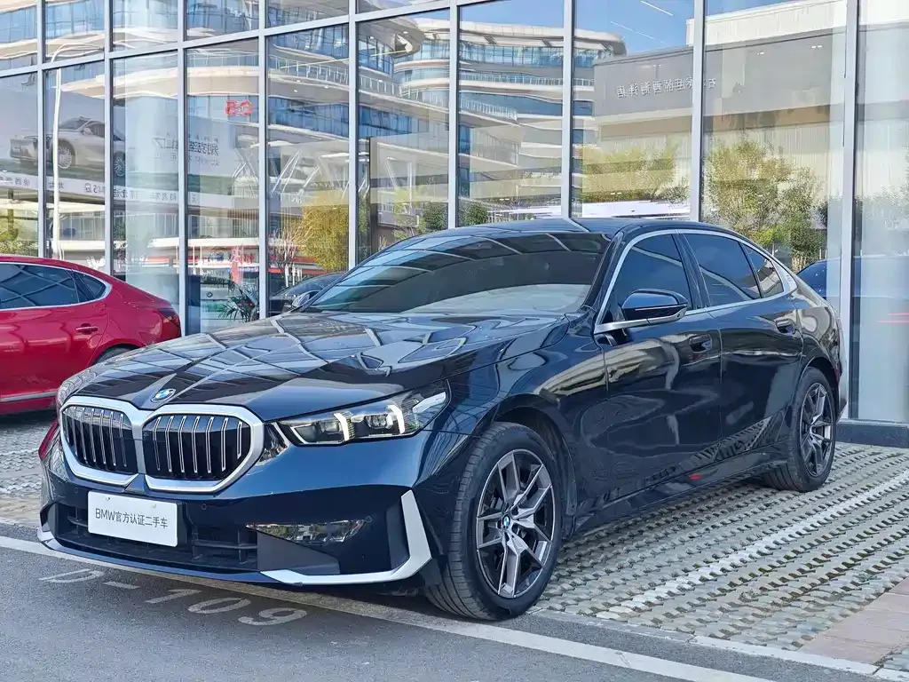 BMW 5 Series 2024 из CN, фото 1
