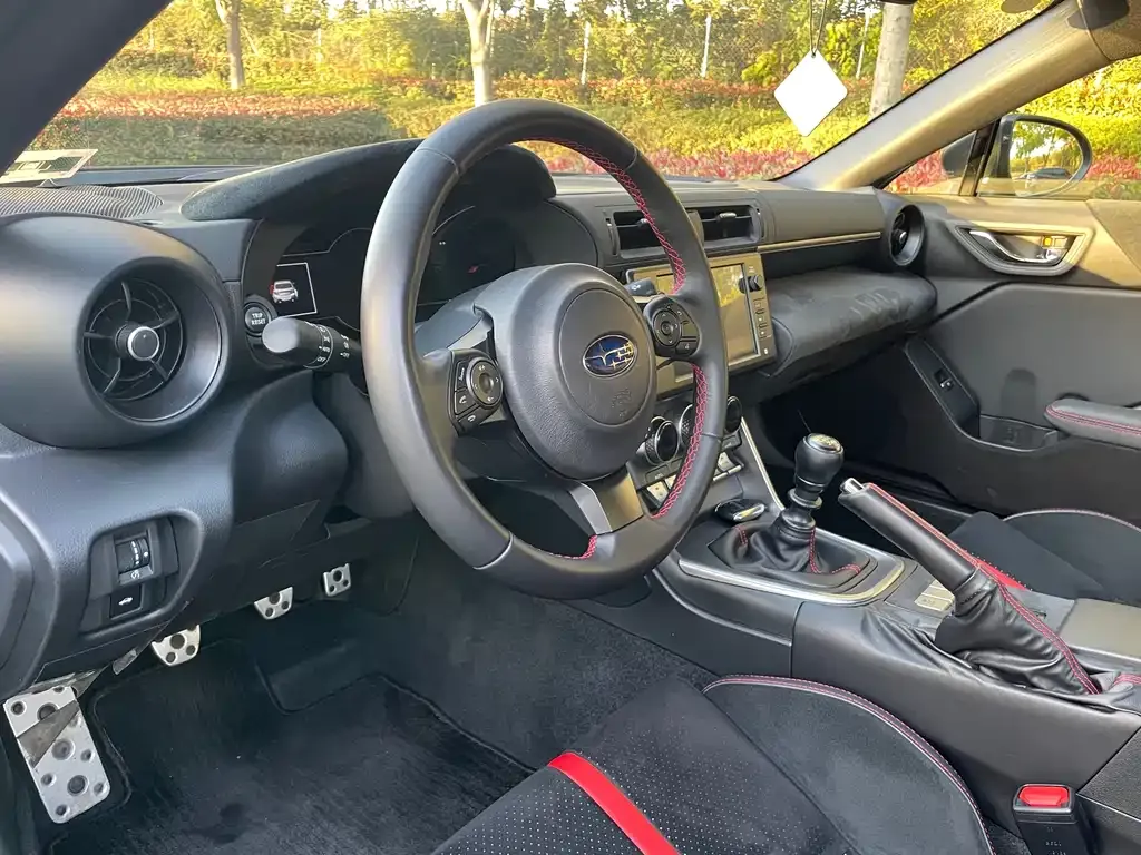 Subaru BRZ 2023 из CN, фото 6