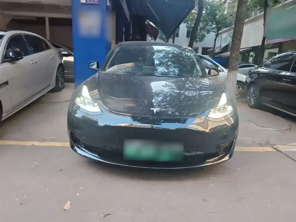 Tesla Model 3 — фото 3