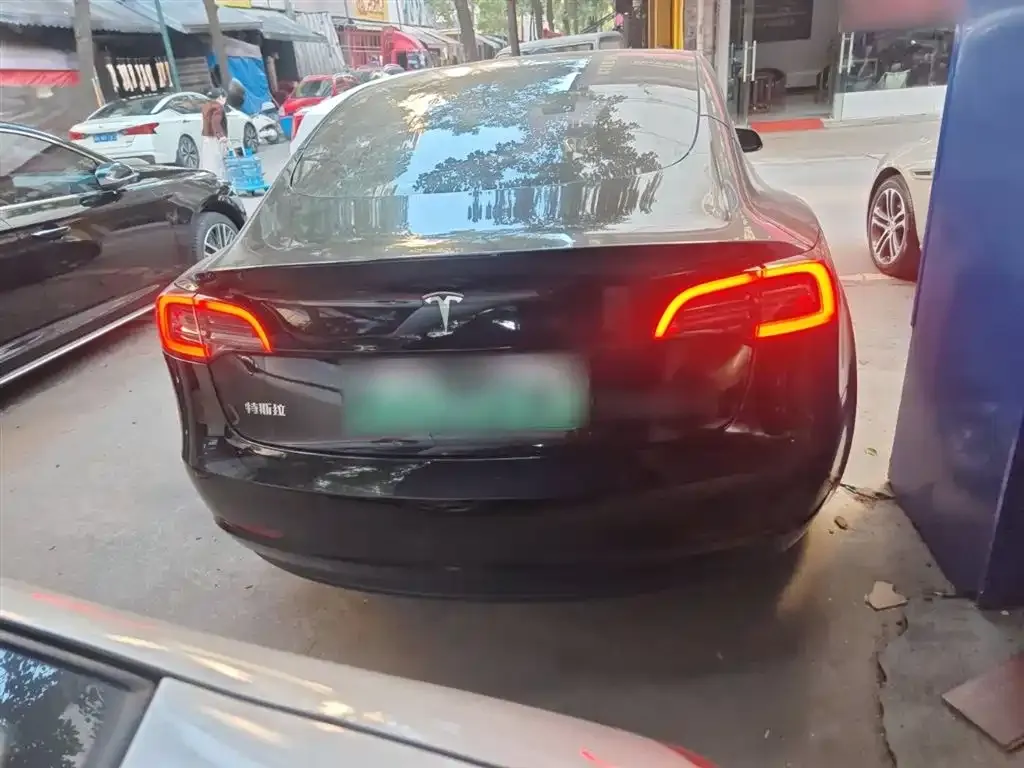 Tesla Model 3 — фото 6