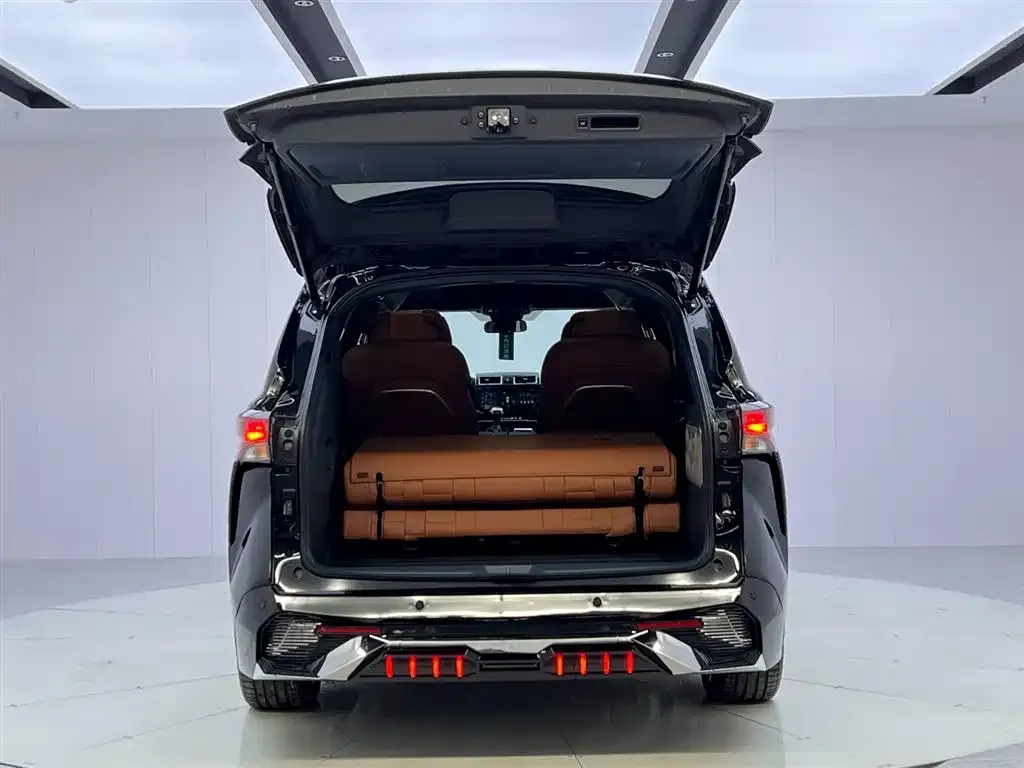 Toyota Granvia 2025 из CN, фото 9