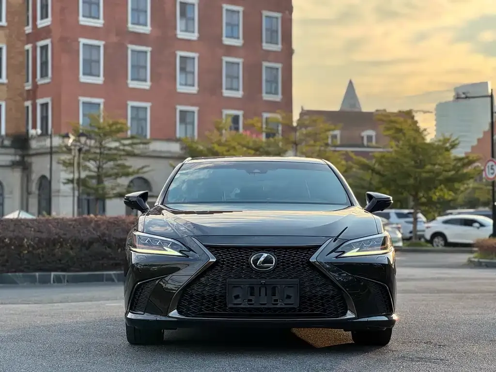 Lexus ES 2021 из CN, фото 2