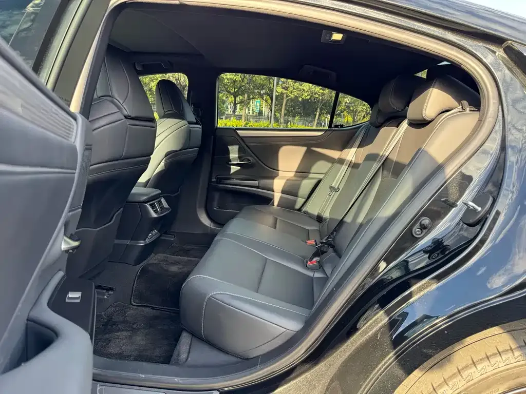 Lexus ES 2021 из CN, фото 9