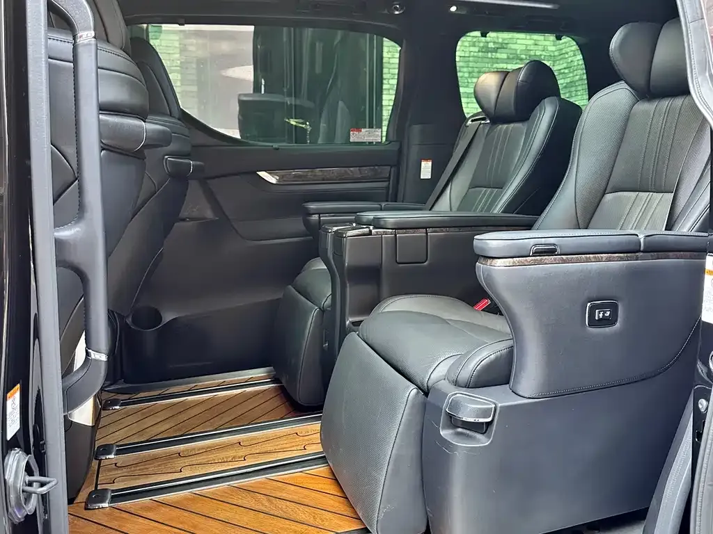Toyota Vellfire 2021 из CN, фото 6