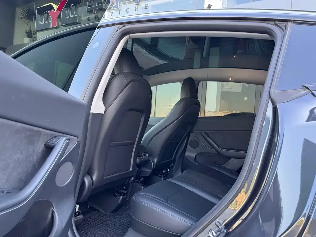 Tesla Model Y 2024 из CN, фото 10