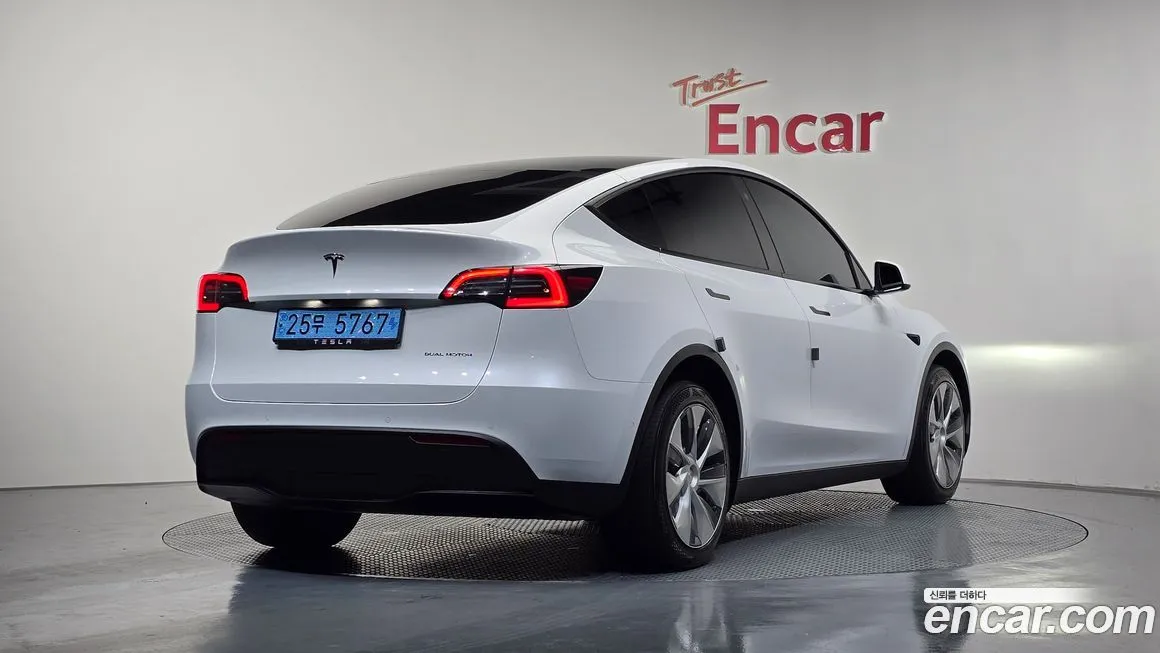 Tesla Model Y — фото 2