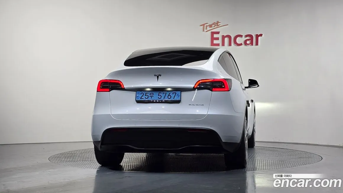Tesla Model Y — фото 4