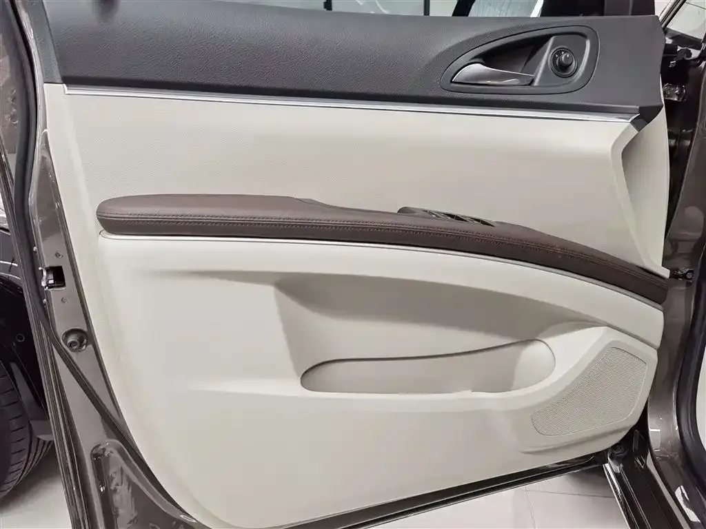 Buick GL8 2024 из CN, фото 8