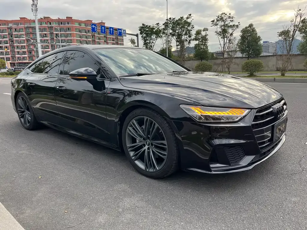 Audi A7 2022 из CN, фото 3