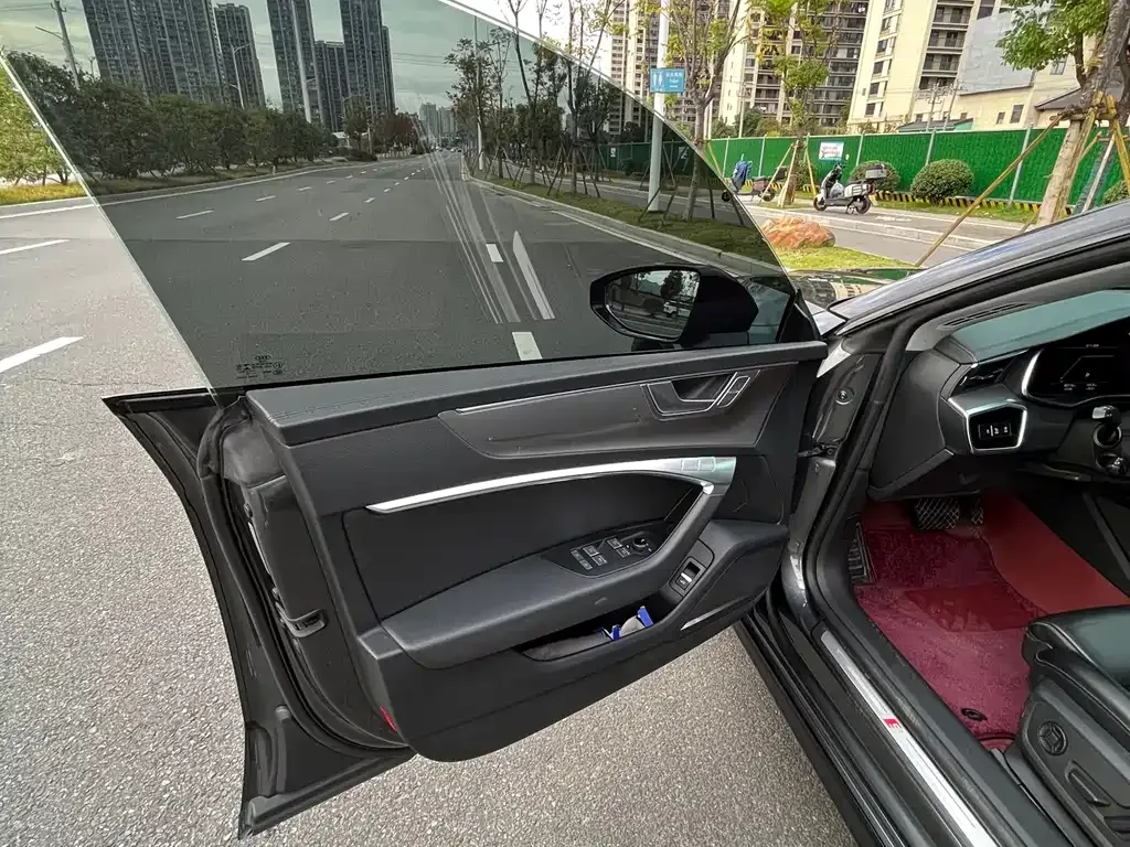 Audi A7 2022 из CN, фото 9