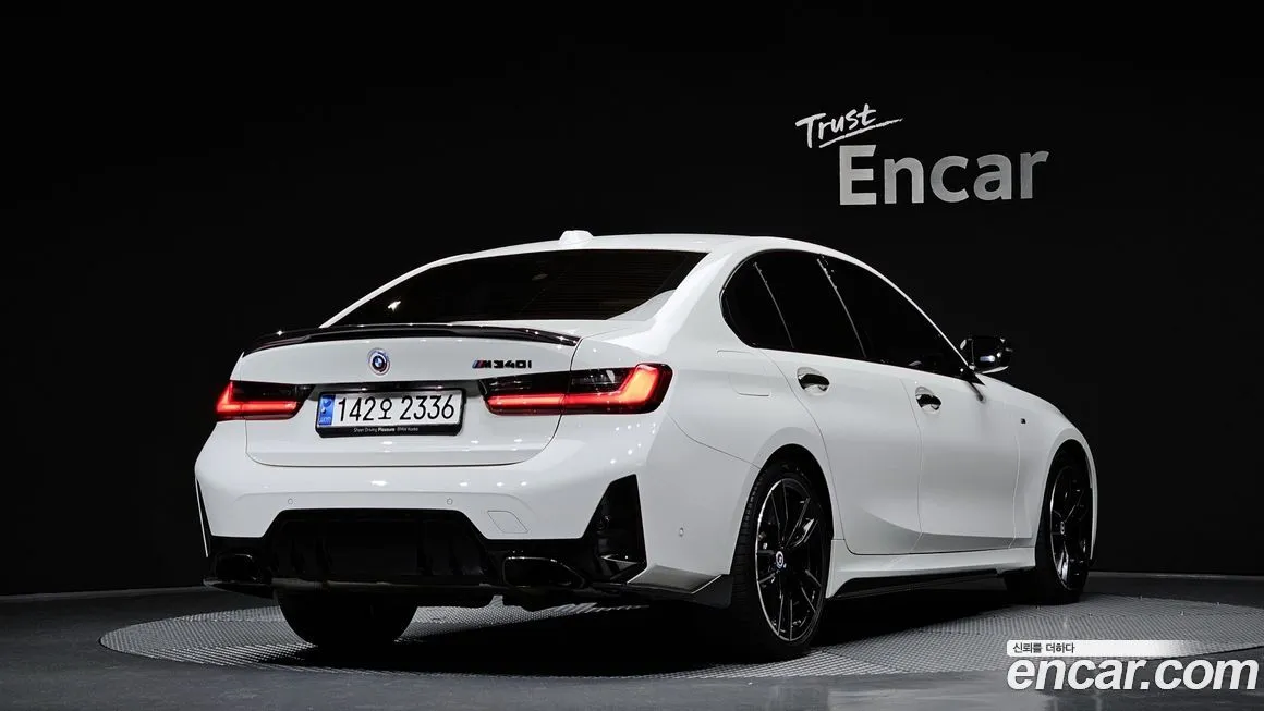 BMW 3-Series 2024 из KR, фото 2