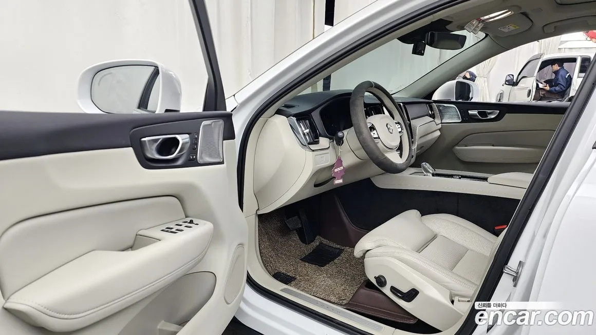 Volvo XC60 2024 из KR, фото 10