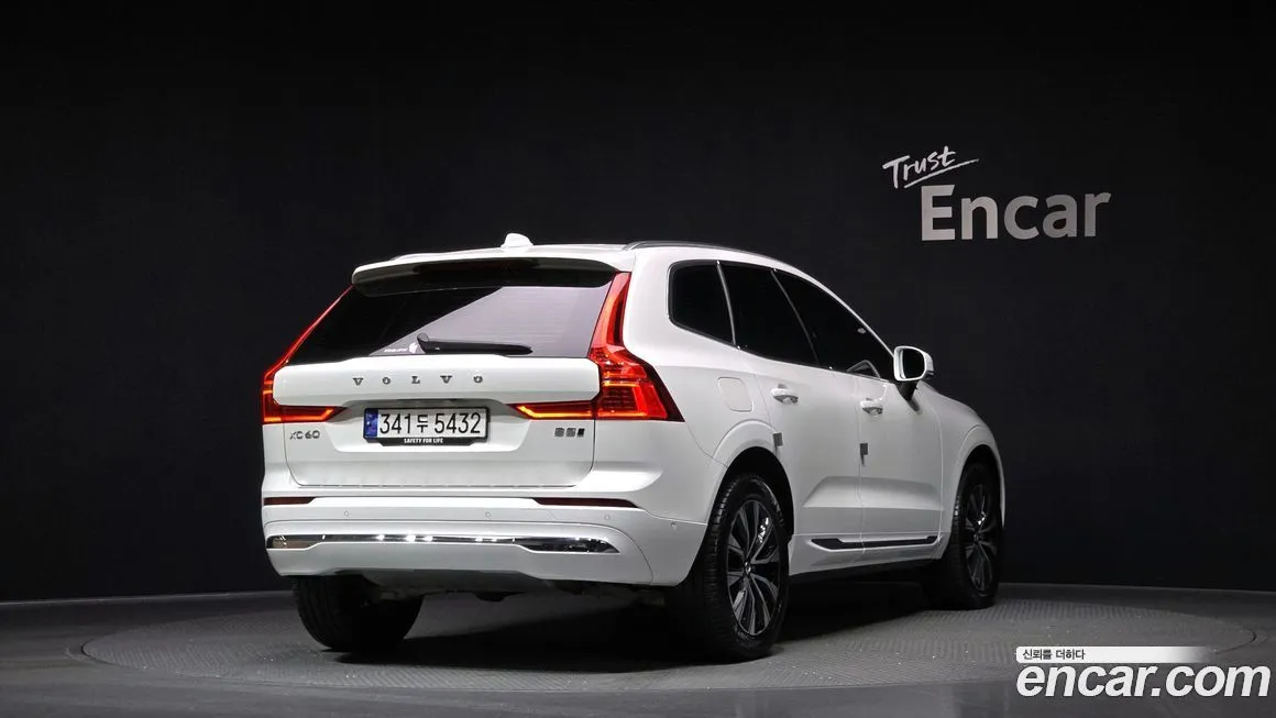 Volvo XC60 2024 из KR, фото 2