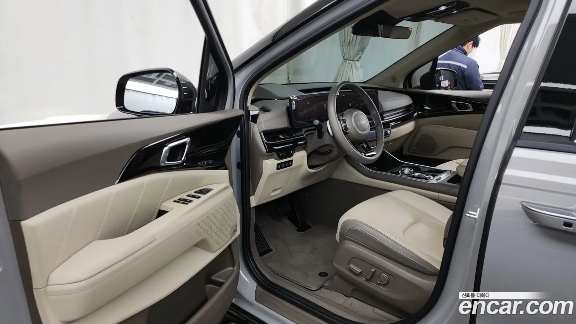 Kia Carnival — фото 10