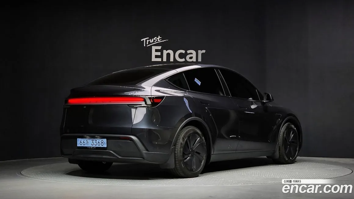 Tesla Model Y 2025 из KR, фото 2
