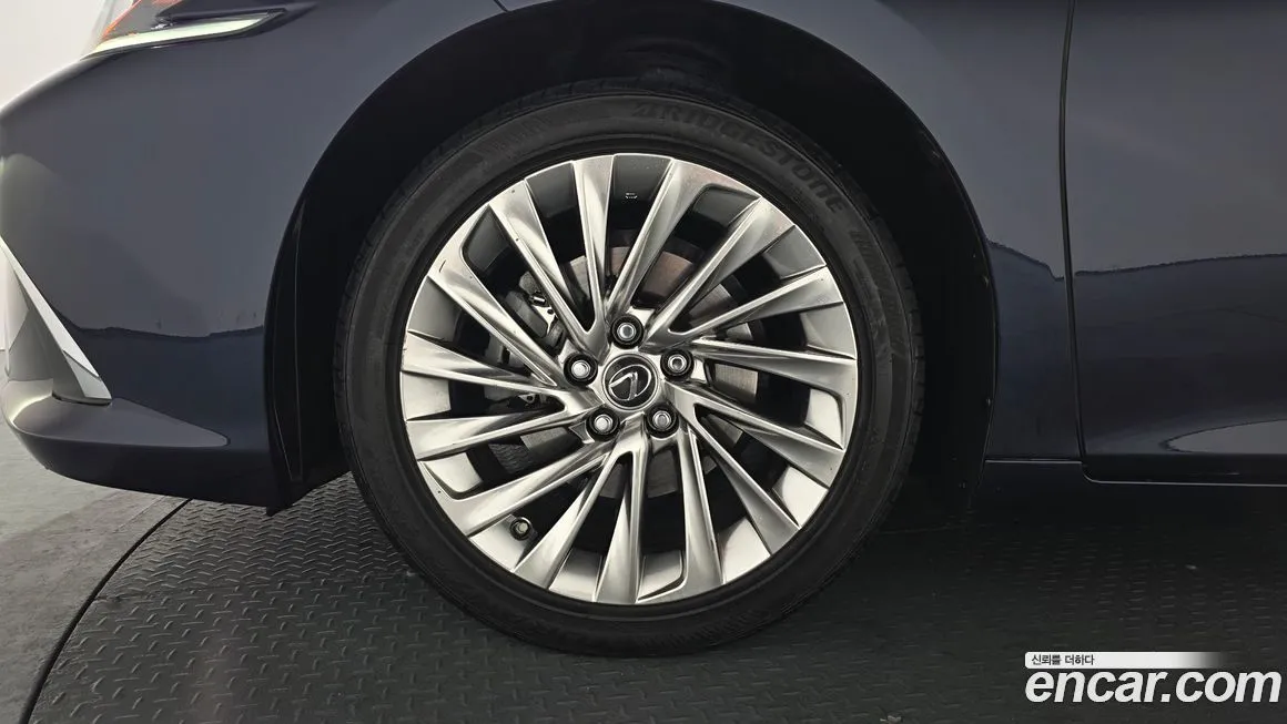 Lexus ES 2021 из KR, фото 5