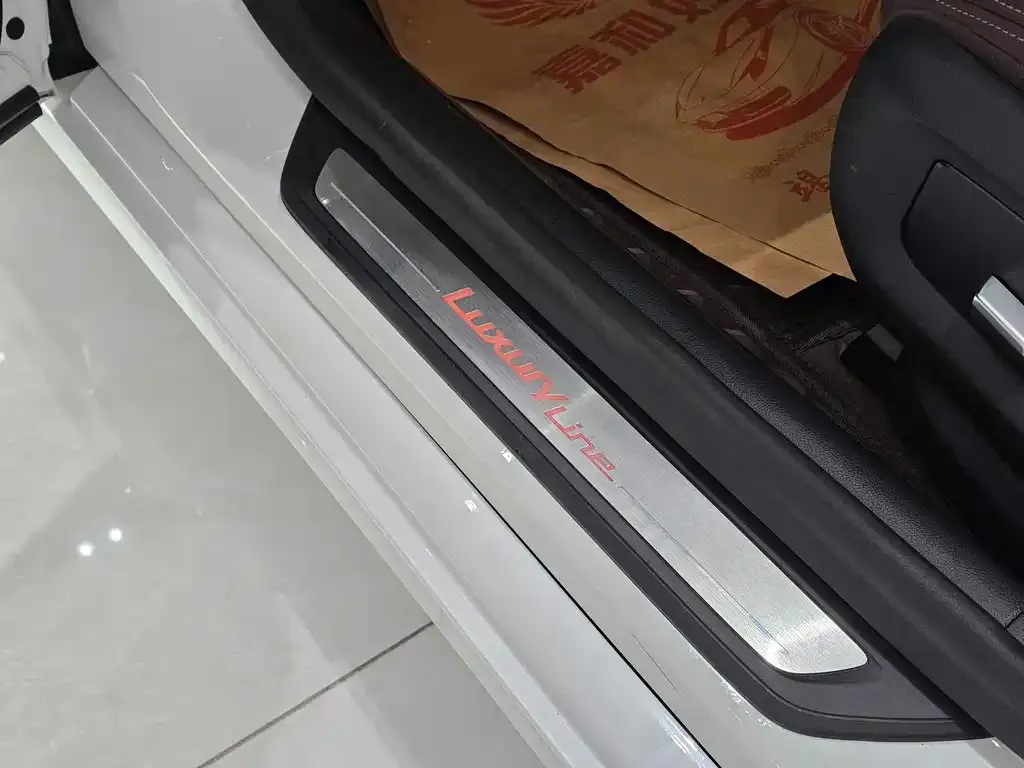 BMW 5 Series 2023 из CN, фото 7
