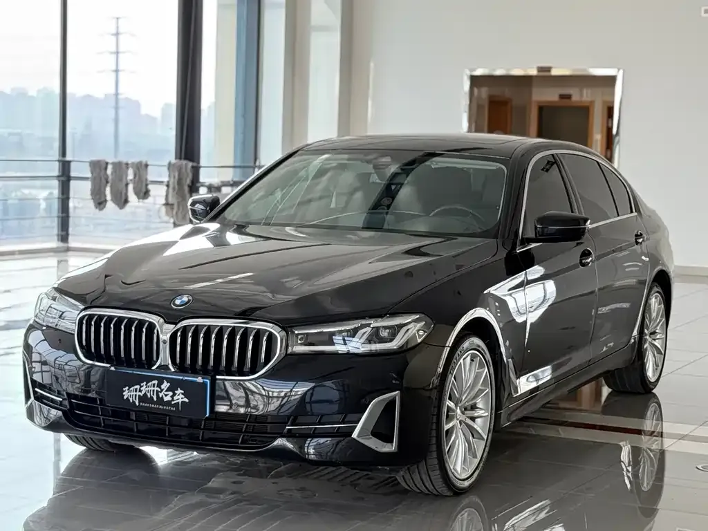 BMW 5 Series — фото 1