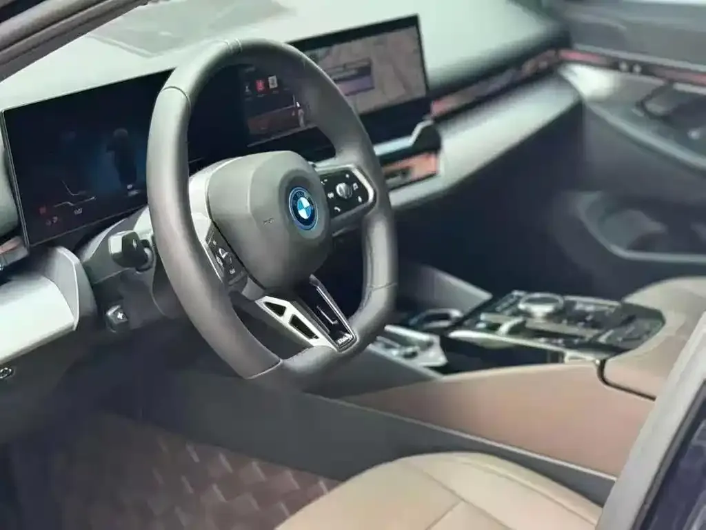 BMW i5 2025 из CN, фото 4